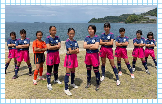 FCくるりの女子チームの集合写真